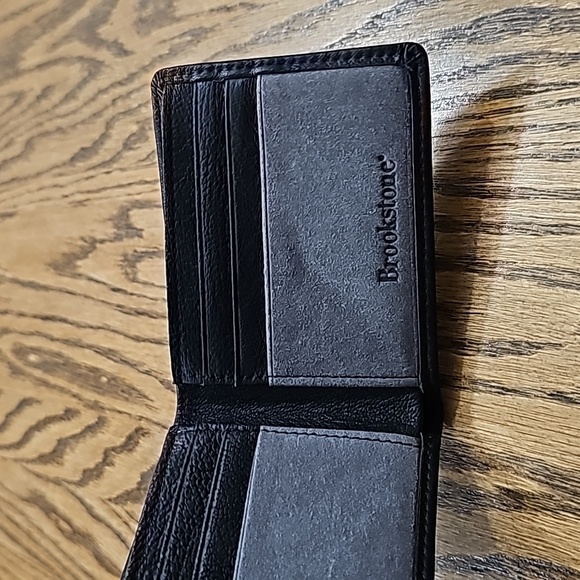 Brookstone Wallet - Picture 2 of 3